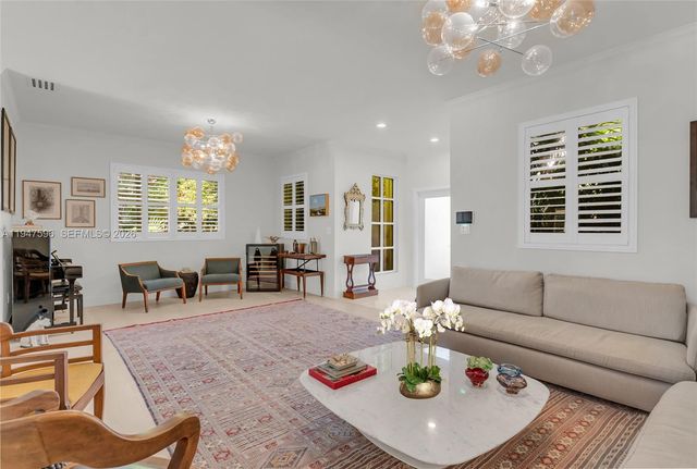 5794 SW 76th Ter, South Miami, FL 33143