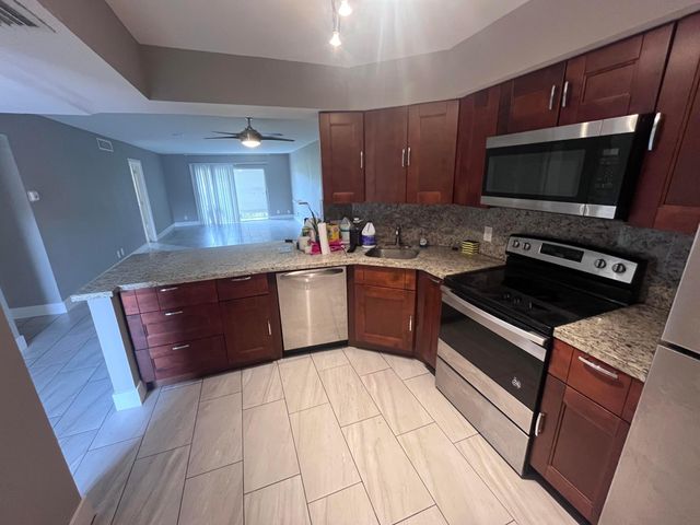 6301 N Falls Circle Drive 111, Lauderhill, FL 33319