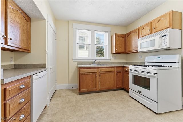 1410 Perkins Avenue NW, Canton, OH 44703