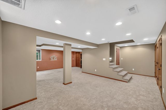 12306 Townsend Avenue, Urbandale, IA 50323