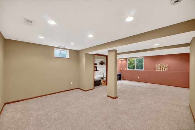 12306 Townsend Avenue, Urbandale, IA 50323