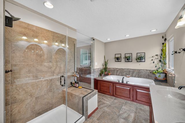 12306 Townsend Avenue, Urbandale, IA 50323