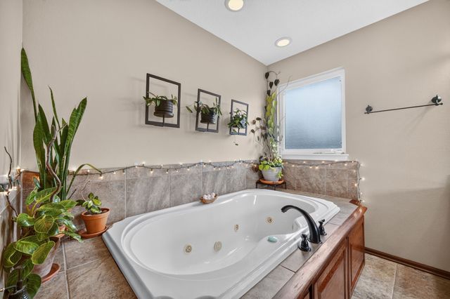 12306 Townsend Avenue, Urbandale, IA 50323