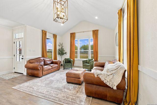 192 Kimbrough, Seguin, TX 78155