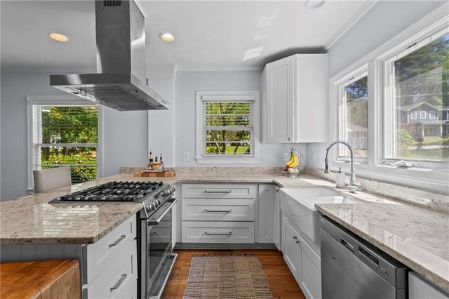 1059 Lindridge Drive NE, Atlanta, GA 30324