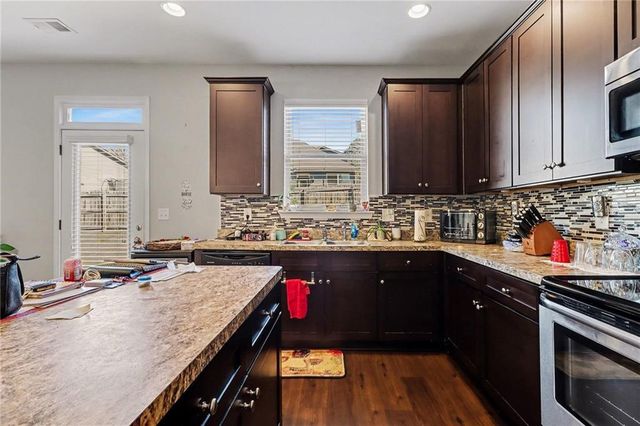 6320 Headwaters Way, Rex, GA 30273