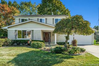 22690 Heatherbrae Way, Novi, MI 48375