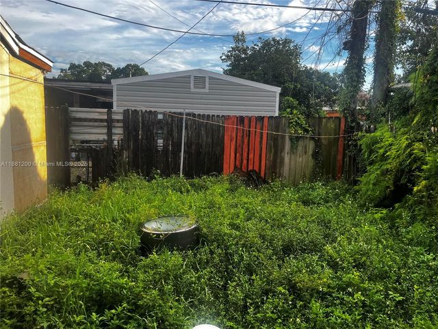 1132 NW 118th St, Miami, FL 33168