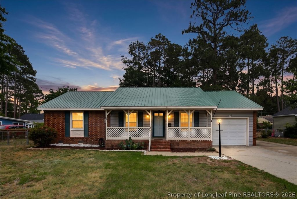 547 Farmview Drive, Fayetteville, NC 28311 — exterior