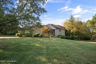 27 Plantation Dr, Shelbyville, KY 40065