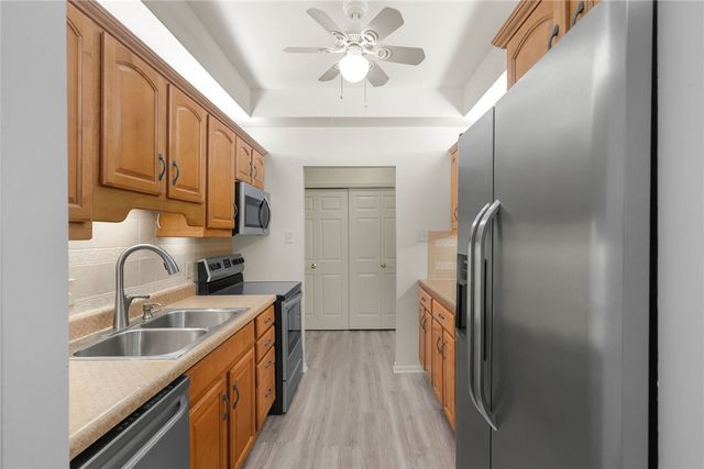 5600 Munhall Rd 201, Squirrel Hill, PA 15217