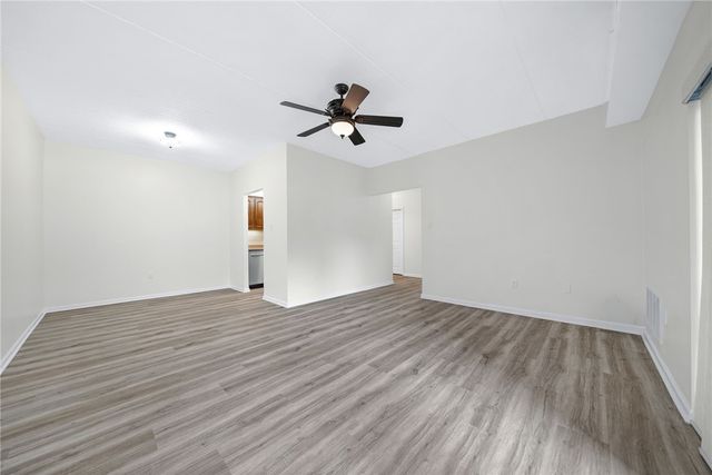 5600 Munhall Rd 201, Squirrel Hill, PA 15217