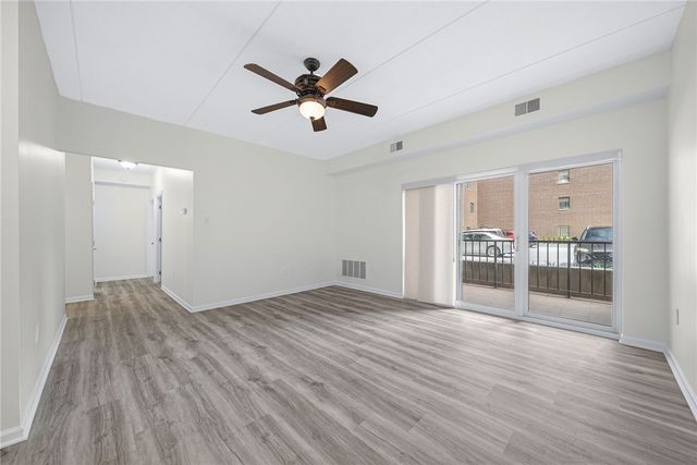 5600 Munhall Rd 201, Squirrel Hill, PA 15217