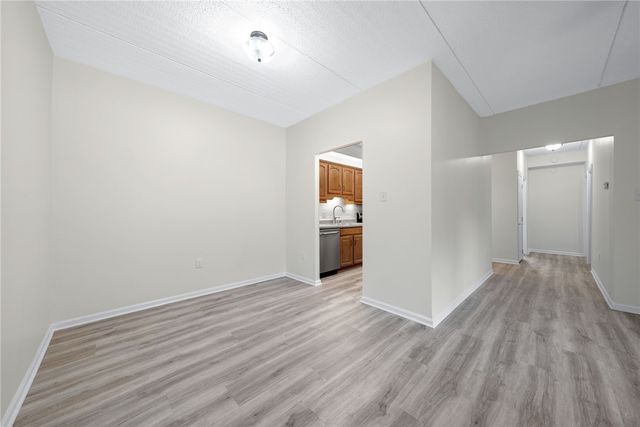 5600 Munhall Rd 201, Squirrel Hill, PA 15217