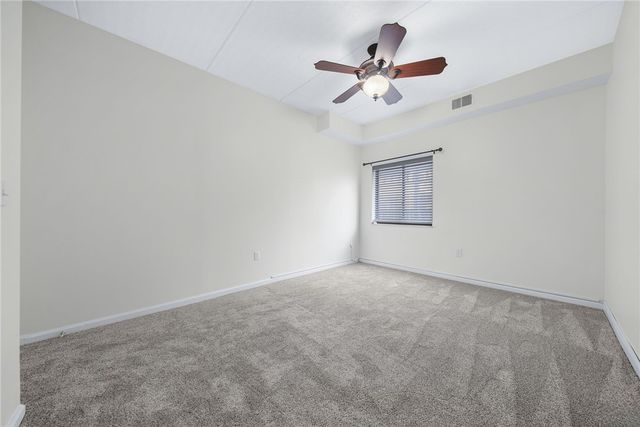 5600 Munhall Rd 201, Squirrel Hill, PA 15217