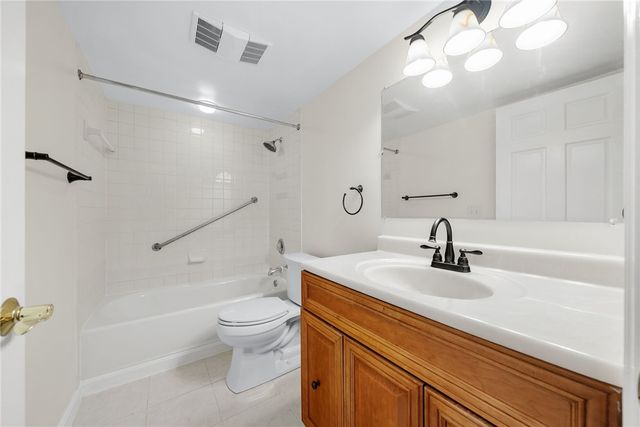 5600 Munhall Rd 201, Squirrel Hill, PA 15217