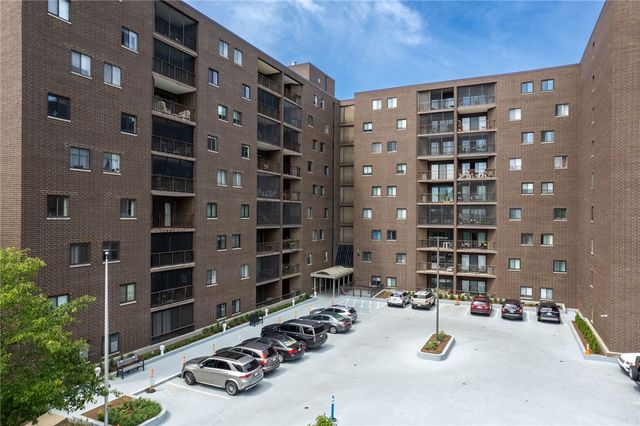 5600 Munhall Rd 201, Squirrel Hill, PA 15217