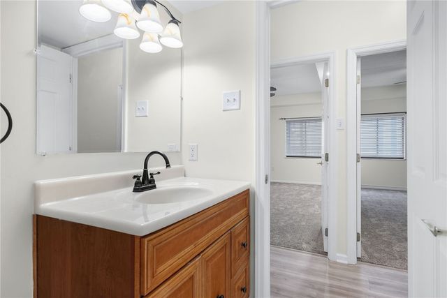 5600 Munhall Rd 201, Squirrel Hill, PA 15217