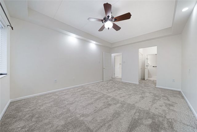 5600 Munhall Rd 201, Squirrel Hill, PA 15217
