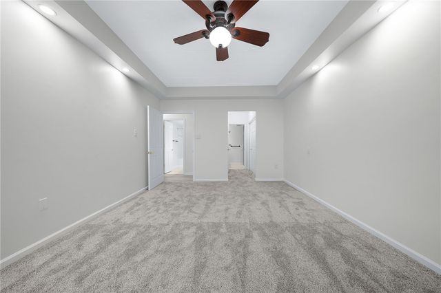 5600 Munhall Rd 201, Squirrel Hill, PA 15217