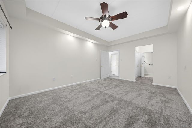 5600 Munhall Rd 201, Squirrel Hill, PA 15217