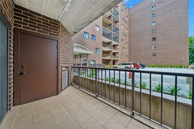 5600 Munhall Rd 201, Squirrel Hill, PA 15217