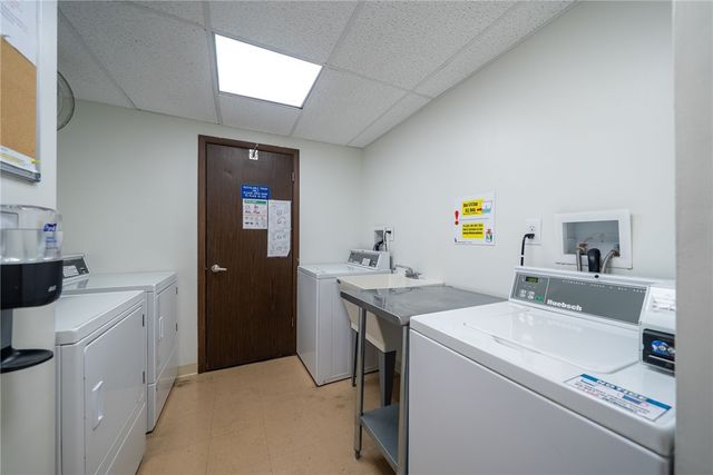 5600 Munhall Rd 201, Squirrel Hill, PA 15217