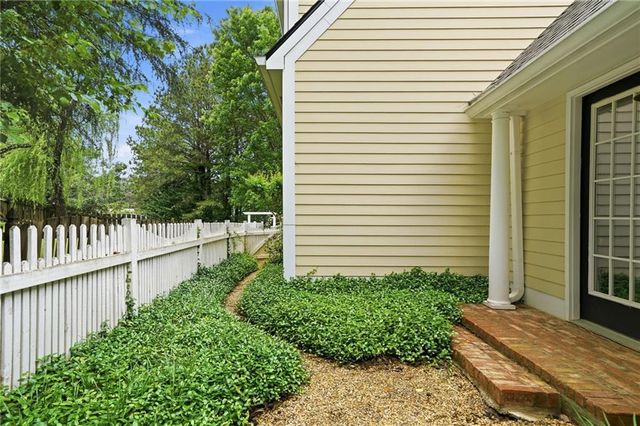 1041 Bridgemill Avenue, Canton, GA 30114