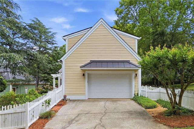 1041 Bridgemill Avenue, Canton, GA 30114