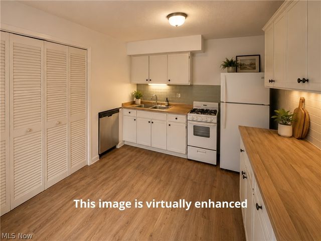 1915 Flint Avenue, Akron, OH 44305