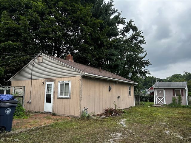 1915 Flint Avenue, Akron, OH 44305