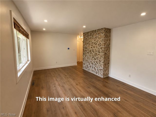 1915 Flint Avenue, Akron, OH 44305