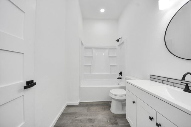 605 E Murrill Ave, Baytown, TX 77520