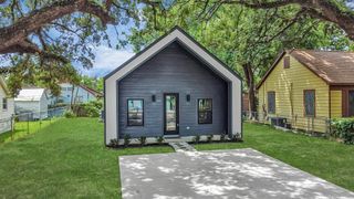 605 E Murrill Ave, Baytown, TX 77520