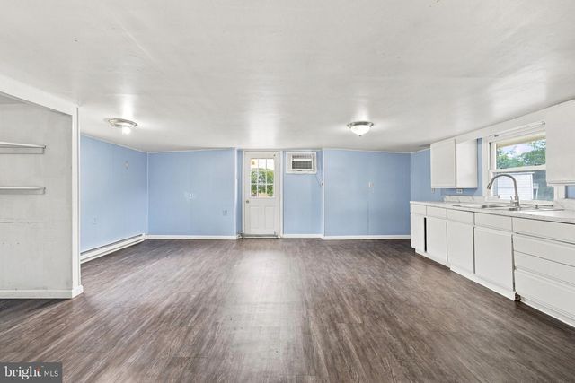 1024 FRONT ROYAL PIKE, Winchester, VA 22602
