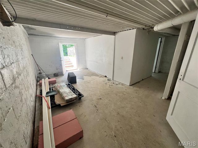 2935 Walton Road, Overland, MO 63114