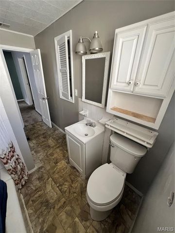 2935 Walton Road, Overland, MO 63114