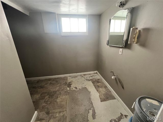 2935 Walton Road, Overland, MO 63114