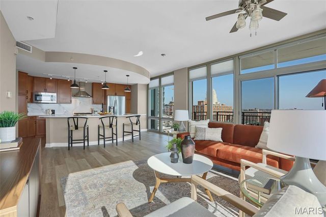 4909 Laclede Avenue 1104, St Louis, MO 63108