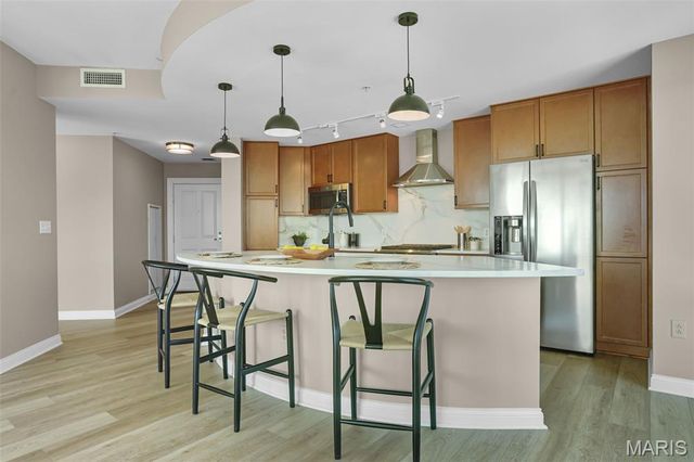 4909 Laclede Avenue 1104, St Louis, MO 63108