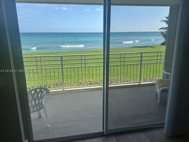 350 Beach Rd 204, Tequesta, FL 33469