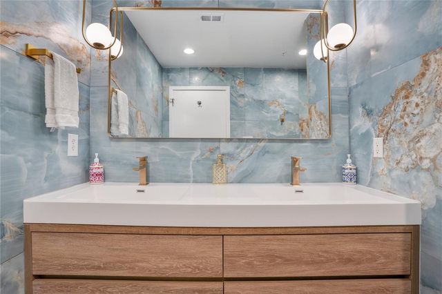 525 E JACKSON STREET 604, Orlando, FL 32801