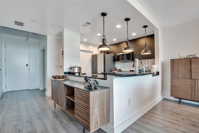 525 E JACKSON STREET 604, Orlando, FL 32801