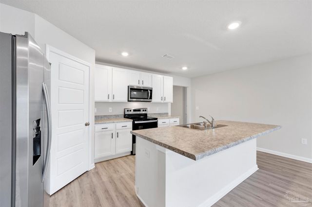 5964 Laurel Oak Dr, Pensacola, FL 32526