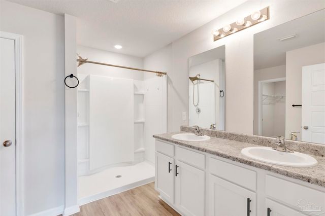 5964 Laurel Oak Dr, Pensacola, FL 32526