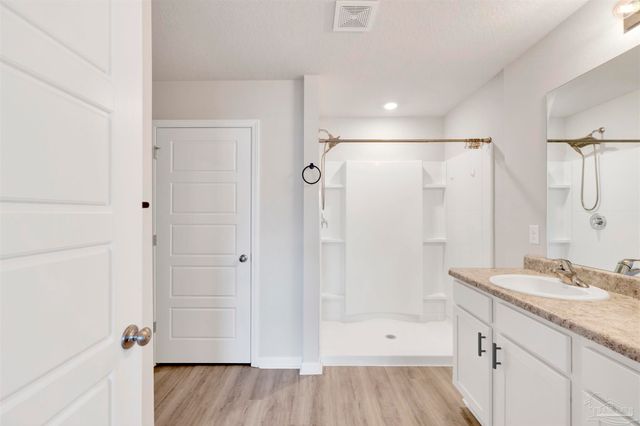 5964 Laurel Oak Dr, Pensacola, FL 32526