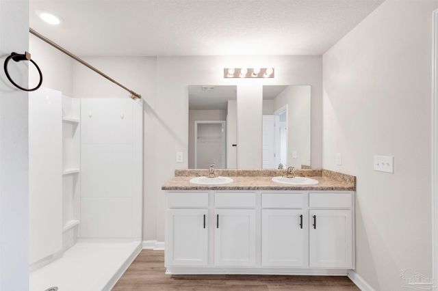 5964 Laurel Oak Dr, Pensacola, FL 32526