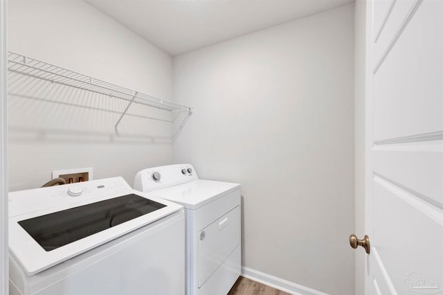 5964 Laurel Oak Dr, Pensacola, FL 32526