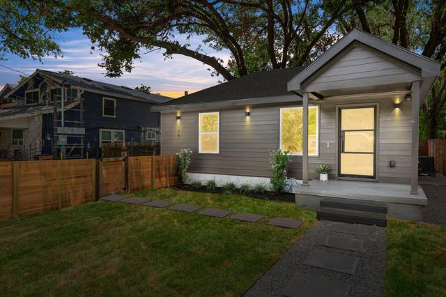 3704 Munson ST 1, Austin, TX 78721