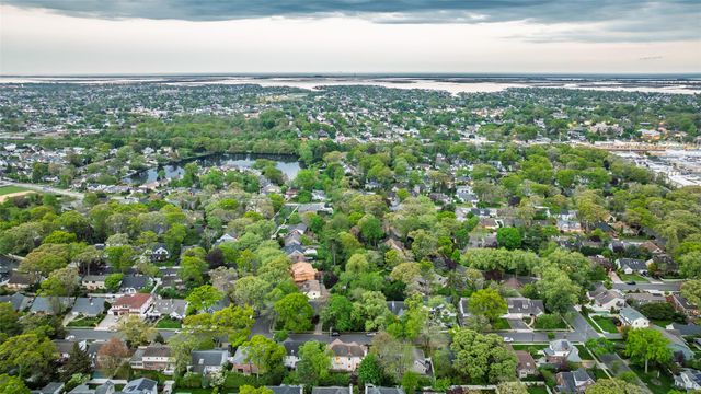 2175 Helene Avenue, Merrick, NY 11566
